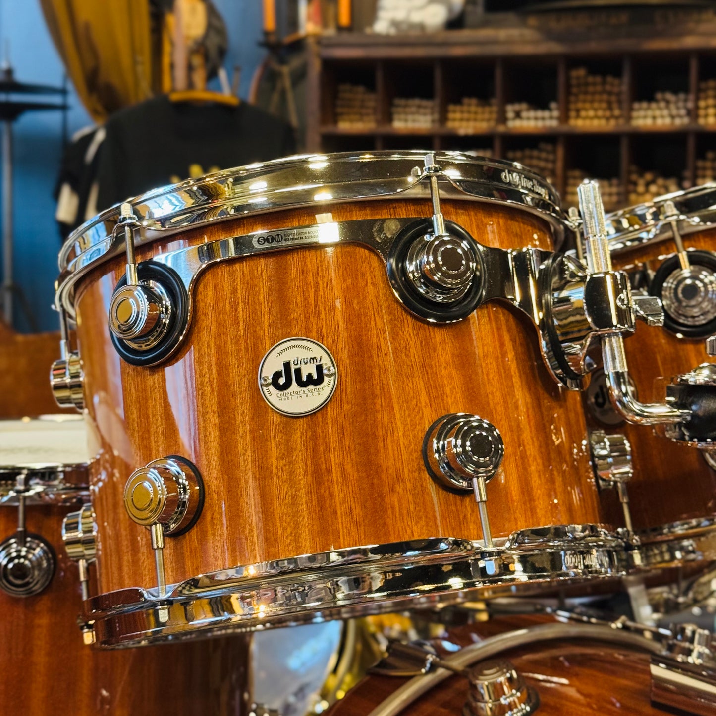 Walfredo Reyes Collection DW Collectors Cherry Mahogany Drum Set in Natural Gloss over Mahogany Veneer - 18x23, 8x10, 9x12, 9x13, 12x14, 14x16 + 6.5x14 Snare Drum
