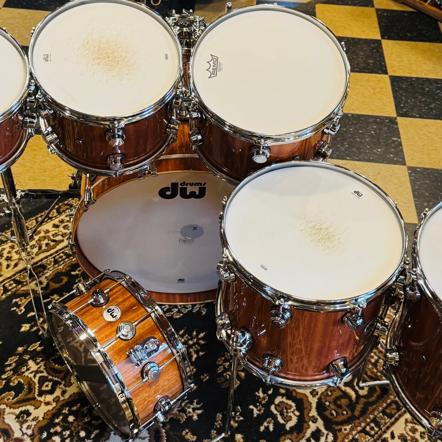 Walfredo Reyes Collection DW Collectors Cherry Mahogany Drum Set in Natural Gloss over Mahogany Veneer - 18x23, 8x10, 9x12, 9x13, 12x14, 14x16 + 6.5x14 Snare Drum