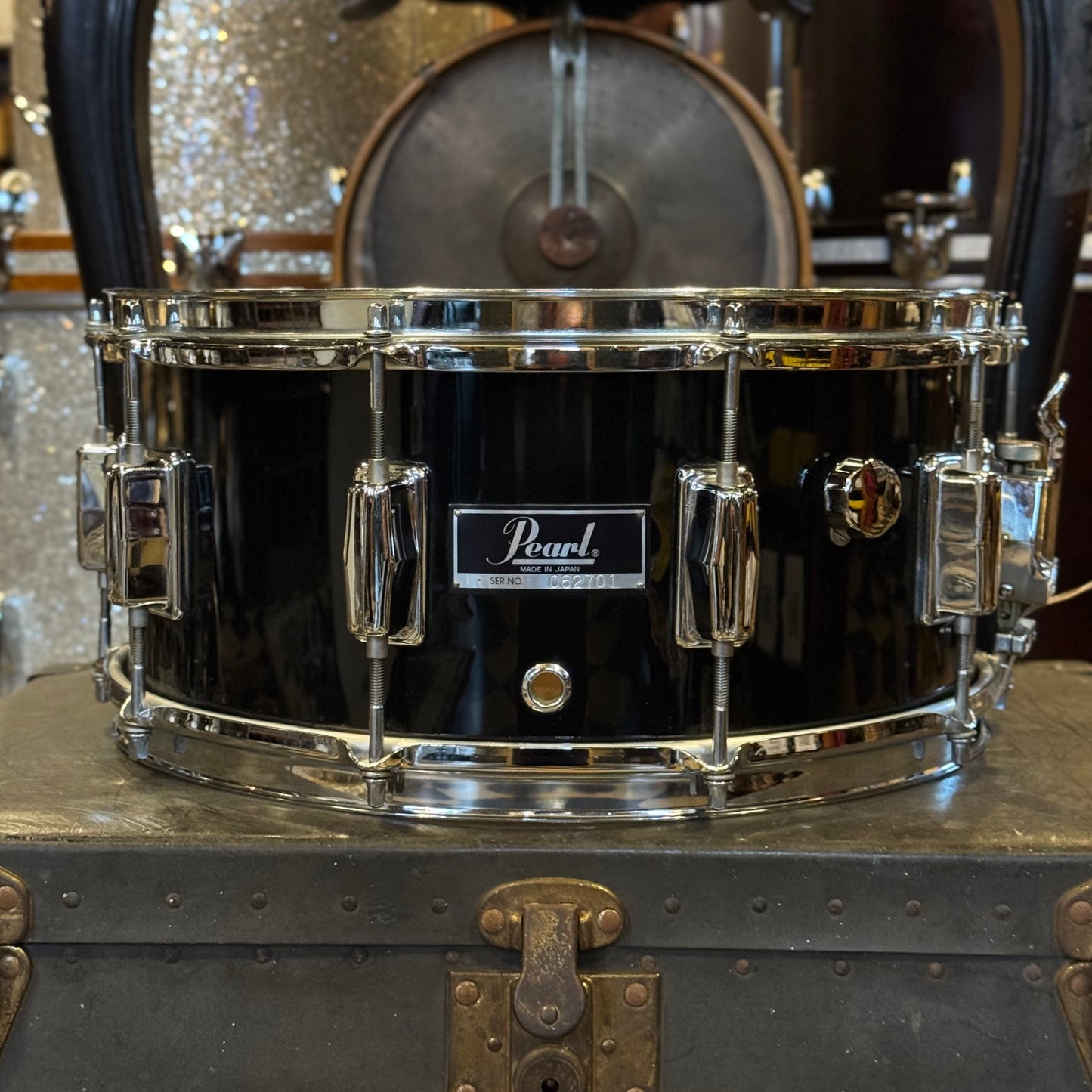 VINTAGE 1984 Pearl 6.5x14 MX Series Maple Snare Drum in Black