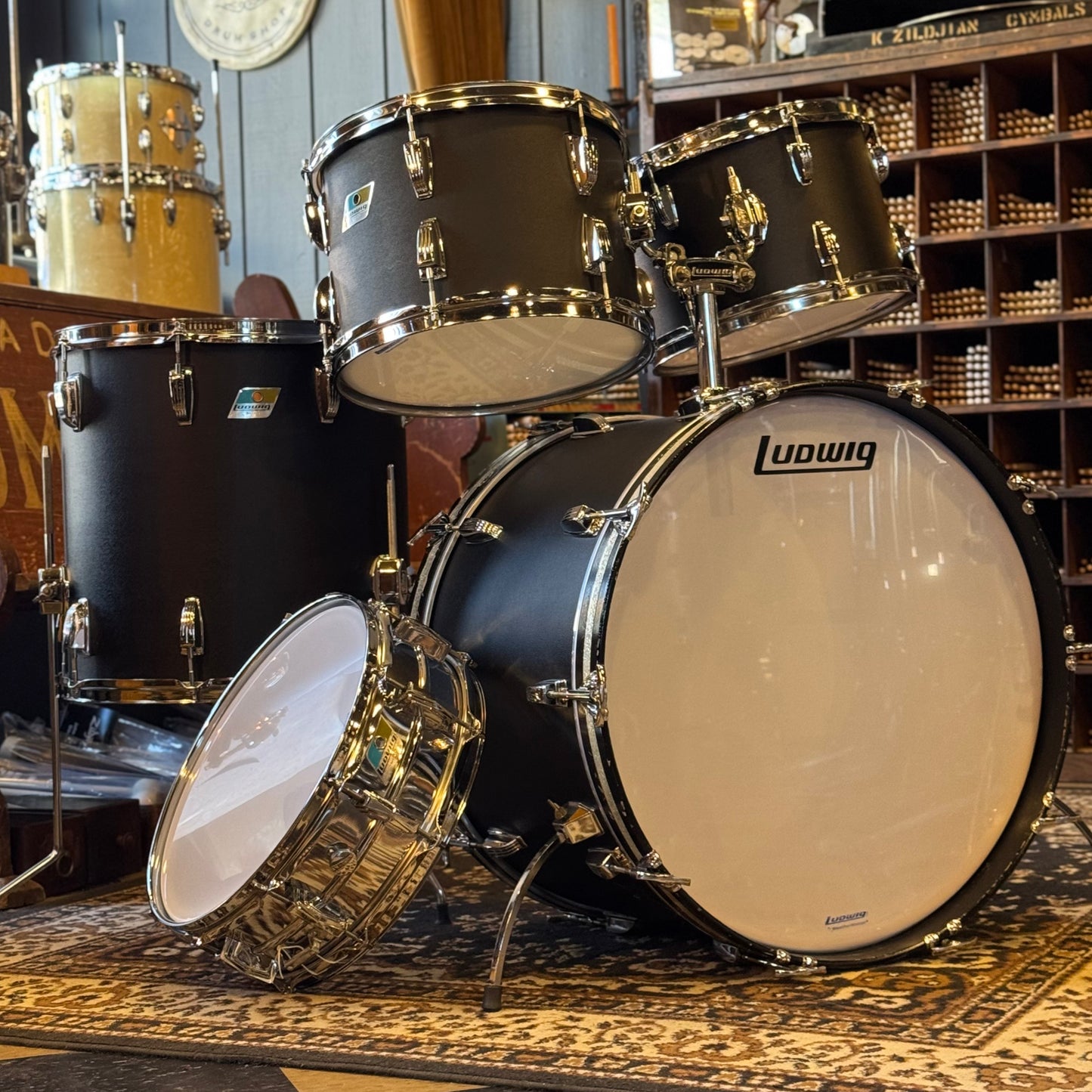 VINTAGE 1970's Ludwig Hollywood Outfit in Black Panther w/ LM400 Supraphonic - 14x22, 8x12, 9x13, 16x16, 5x14