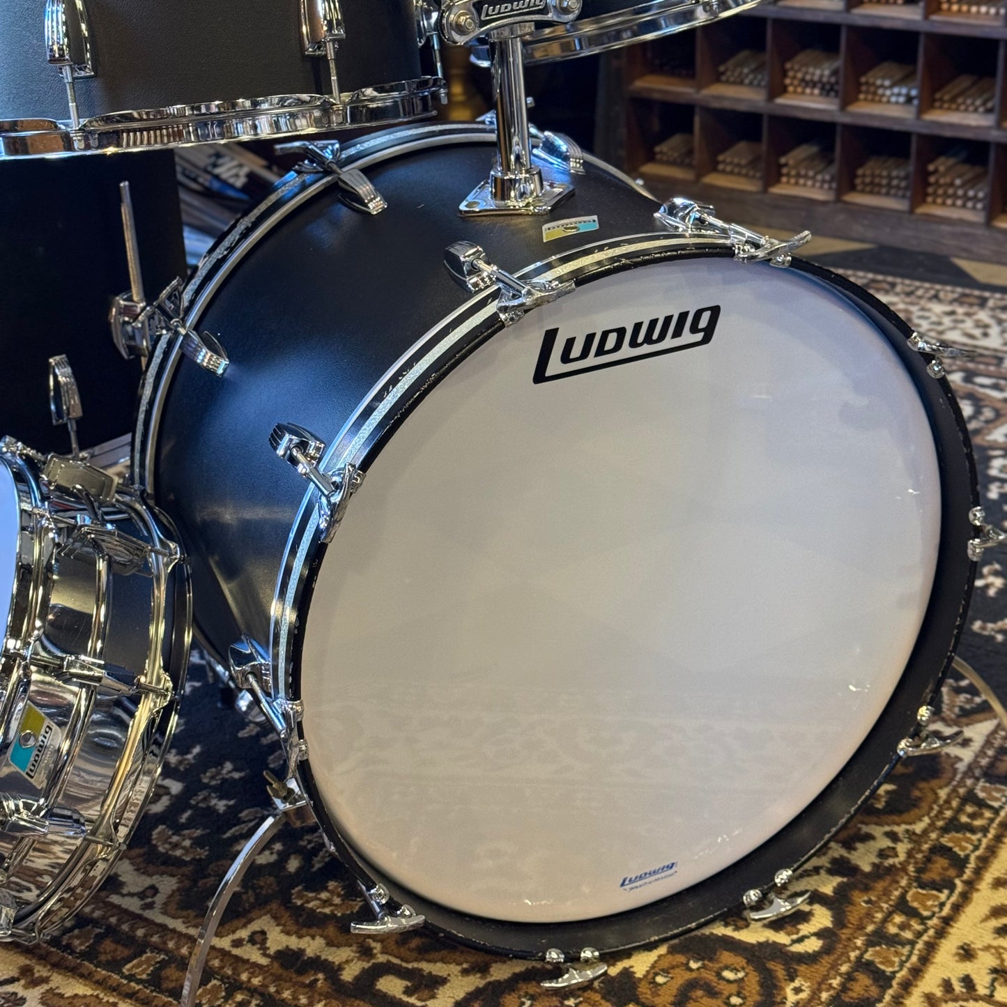 VINTAGE 1970's Ludwig Hollywood Outfit in Black Panther w/ LM400 Supraphonic - 14x22, 8x12, 9x13, 16x16, 5x14
