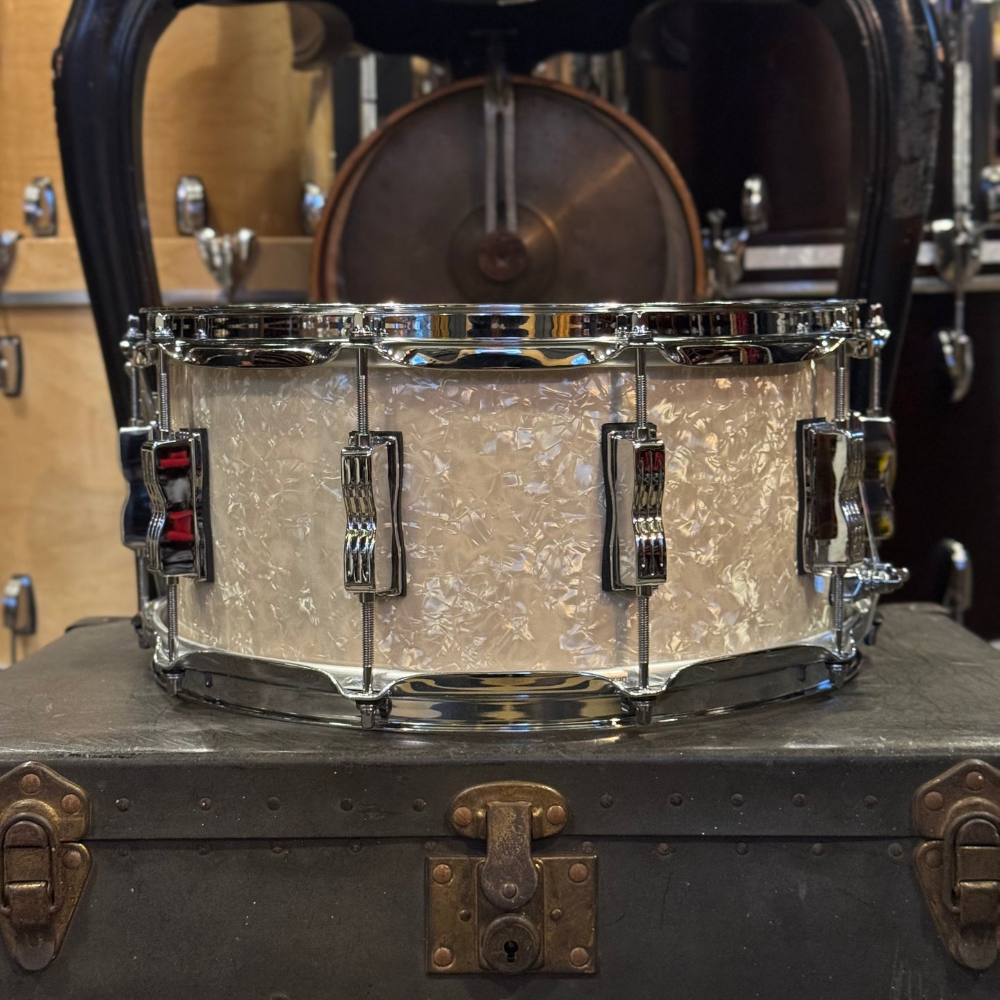 NEW Ludwig 6.5x14 Classic Maple Snare Drum in Vintage Marine Pearl