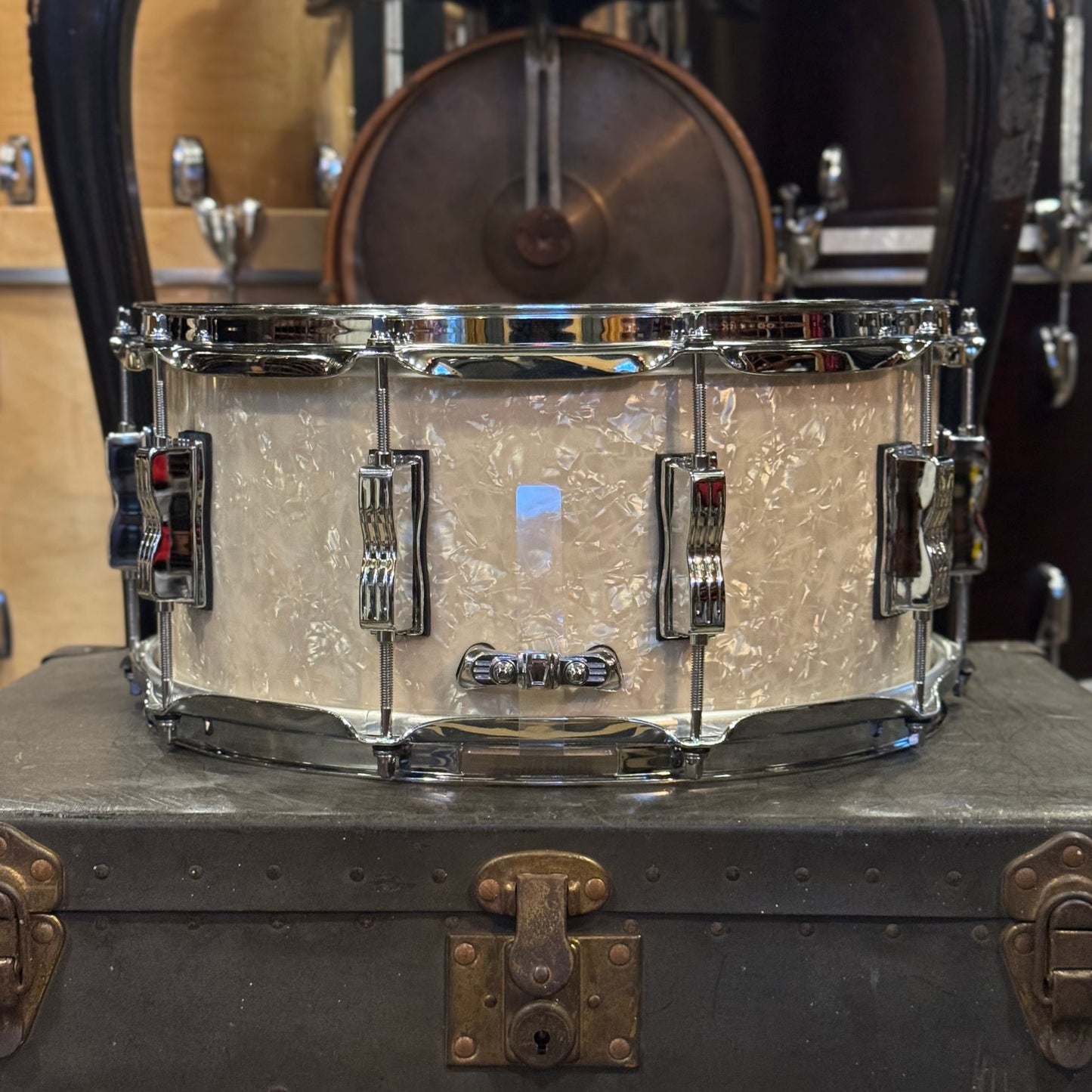 NEW Ludwig 6.5x14 Classic Maple Snare Drum in Vintage Marine Pearl