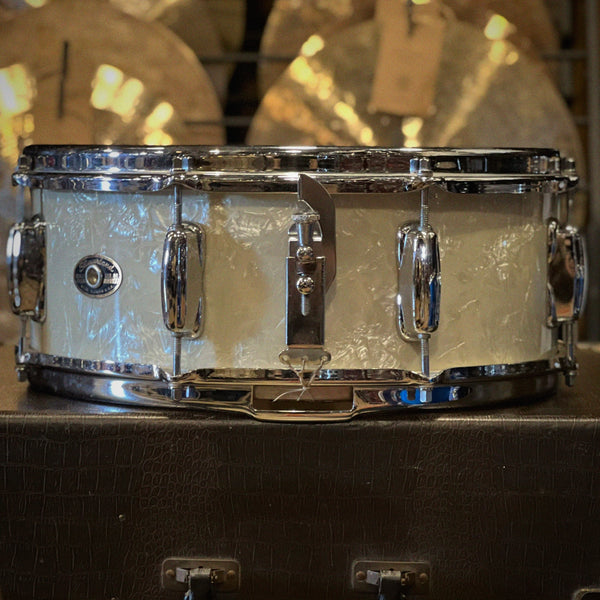 VINTAGE 1960's Slingerland 5.5x14 Hollywood Ace Snare Drum in White Marine Pearl