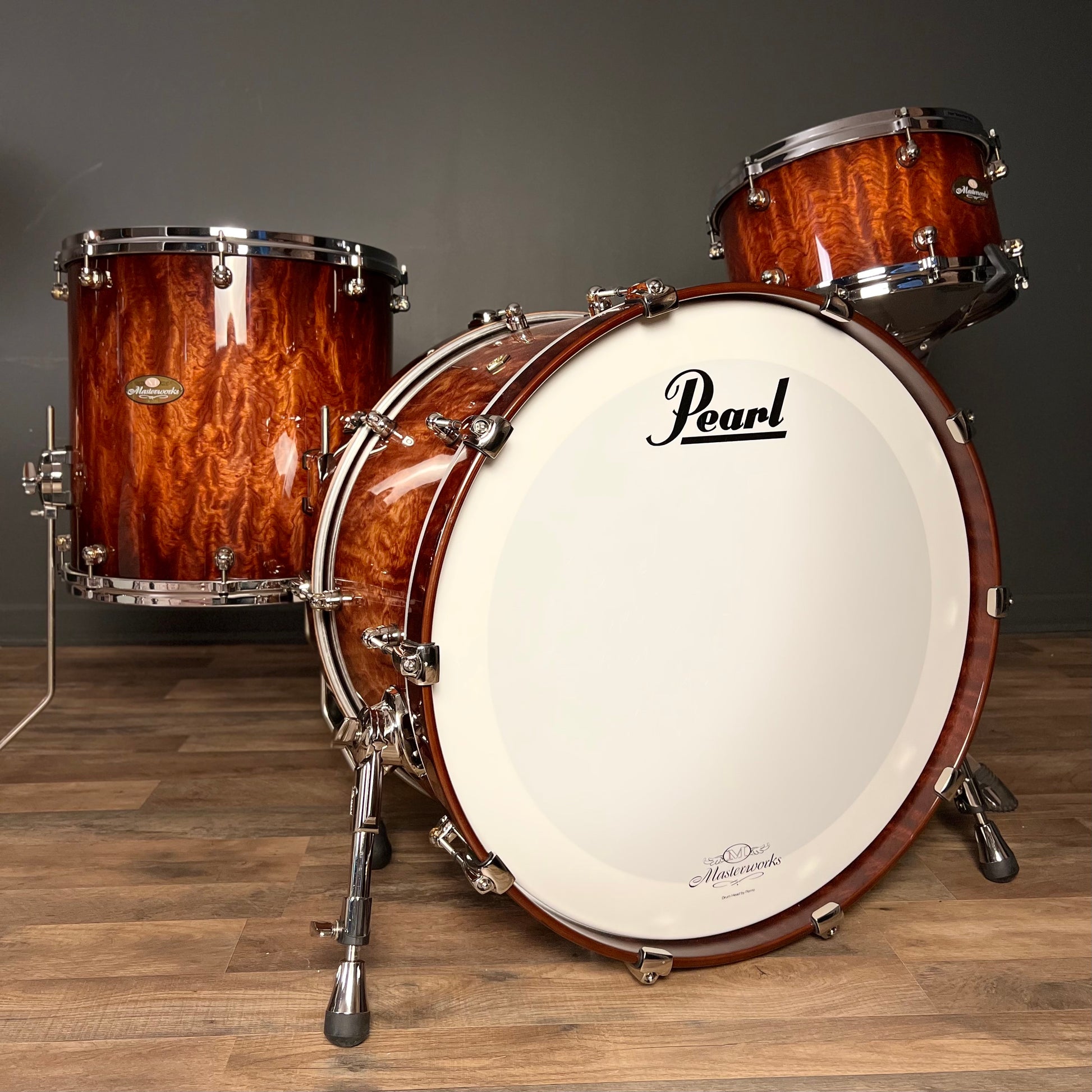 MINT Pearl Masterworks Maple Gum Drum Set in Artisan Lava Bubinga Burst Gloss 14x24, 7x13, 16x16