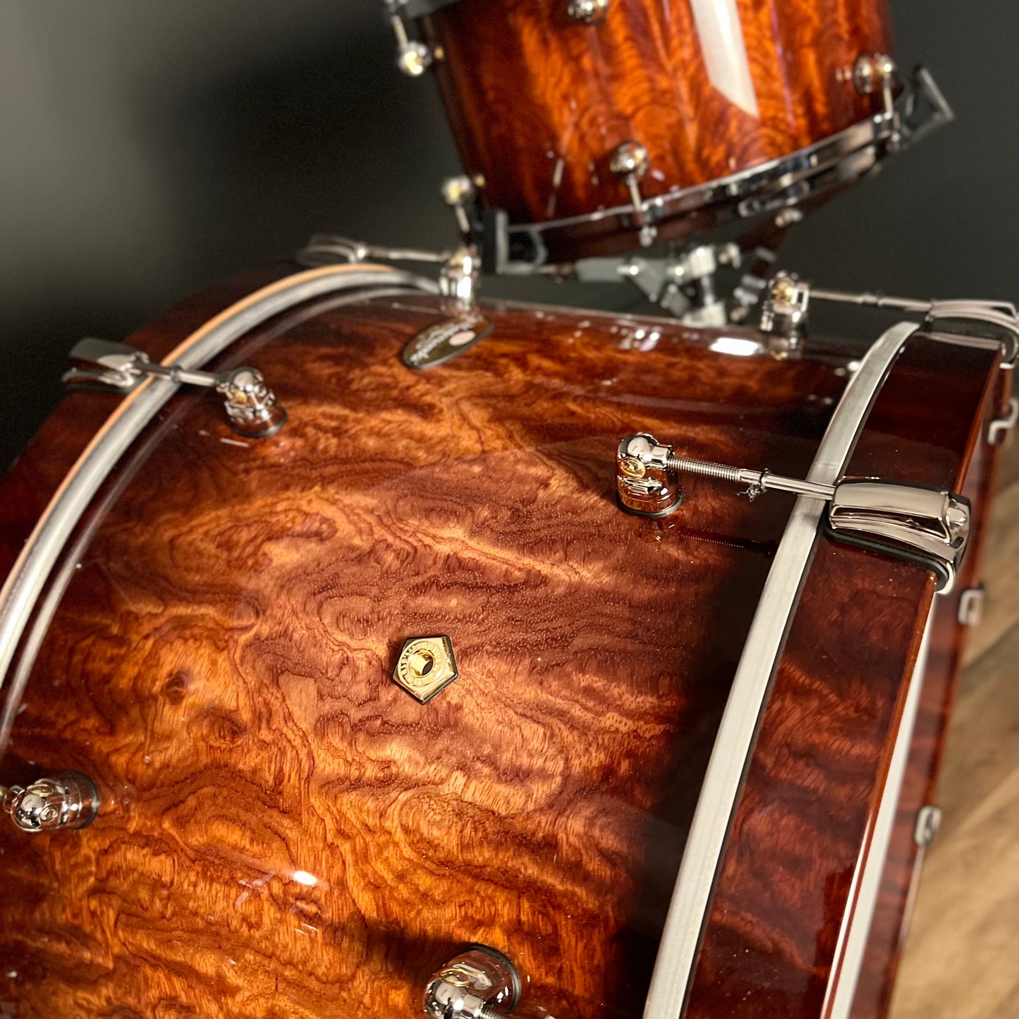 MINT Pearl Masterworks Maple Gum Drum Set in Artisan Lava Bubinga Burst Gloss - 14x24, 7x13, 16x16