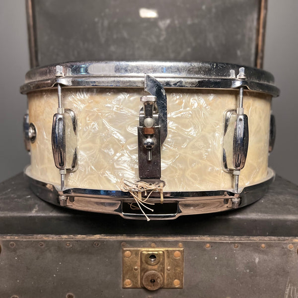 VINTAGE 1960's Slingerland 5.5x14 No. 161 Student Deluxe Model Snare Drum in White Marine Pearl
