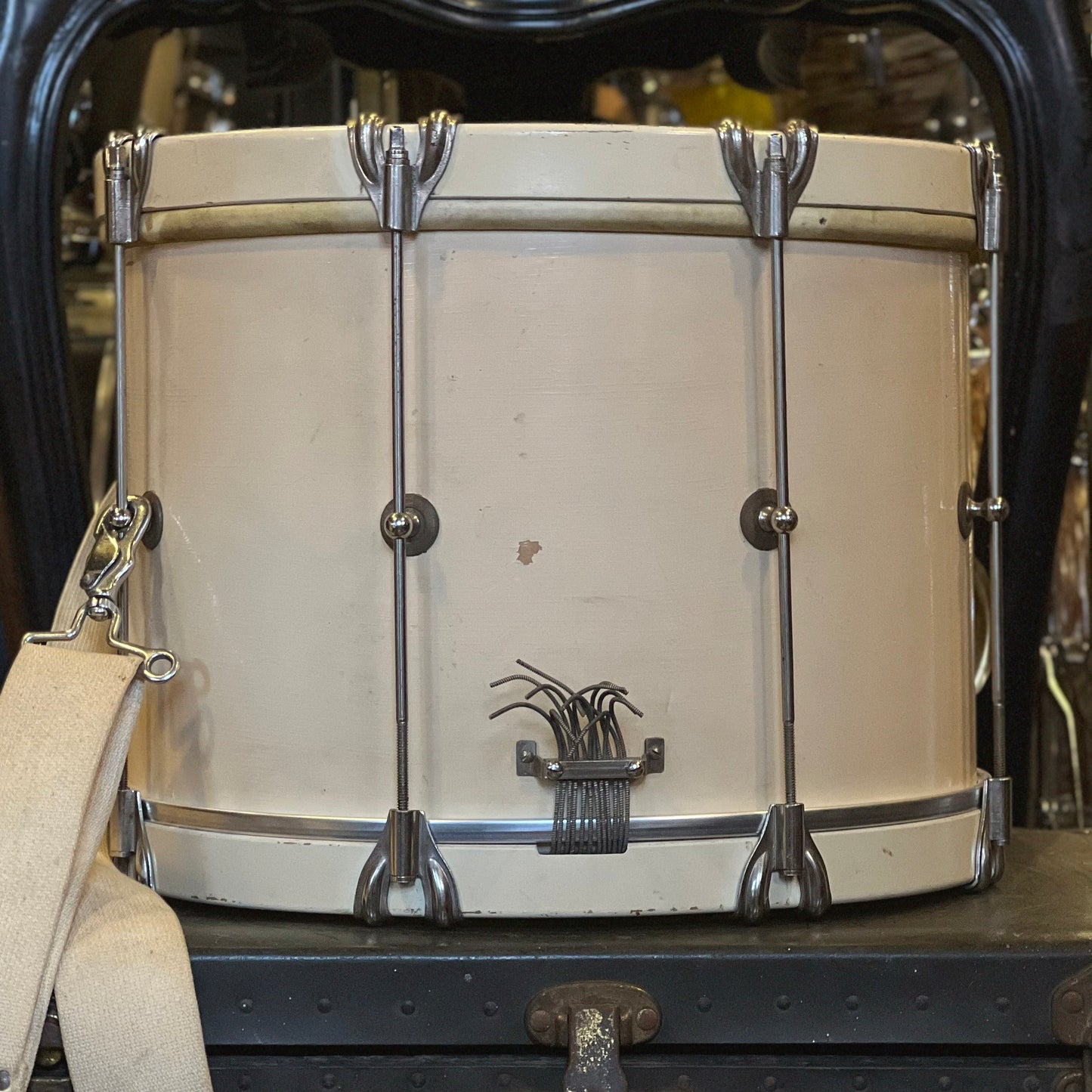 VINTAGE 1951-1955 Leedy & Ludwig 10x14 Marching Snare Drum in White Lacquer